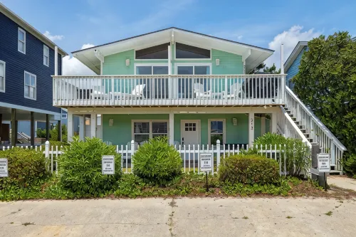 Atlantic Breeze North - Renovated & Cozy - Walk To Beach - 4-Star