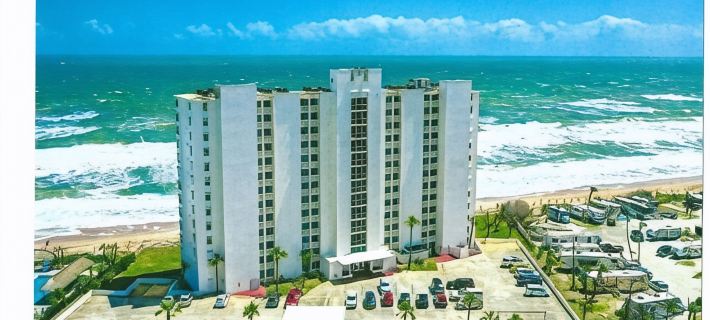 DIRECT BEACH FRONT CONDO!     PANORAMIC OCEAN VIEW!  NO DRIVE BEACH! Ξενοδοχεία στην πόλη Ormond Beach