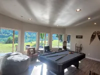 10 Acre Private riverfront retreat w/ dock and 1,000 ft waterfront - Boutique