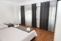 Lisbon Home Host - Hostales