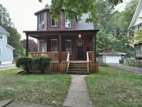 Cozy 2 bedroom in Highland Square, pets welcome! - Holiday Apartments