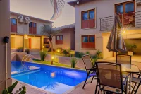 Hotel Vila Serrana - مسبح