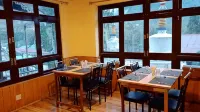Le Coxy Resort Lachung - breakfast