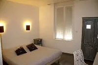 Hotel le 5 Hotels near Auchan MARTIGUES