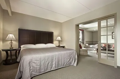 Travelodge by Wyndham Winnipeg East Các khách sạn gần University of Manitoba