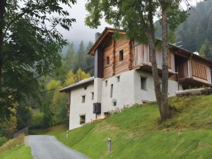 La Maison de Dolphe Chalet de Charme & Art Gallery