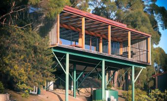 Woodbridge Hill Hideaway