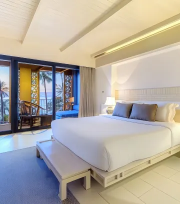 สวีทริมหาด