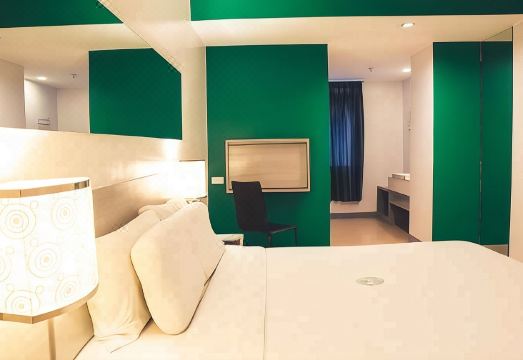 1. 고 호텔스 오티..