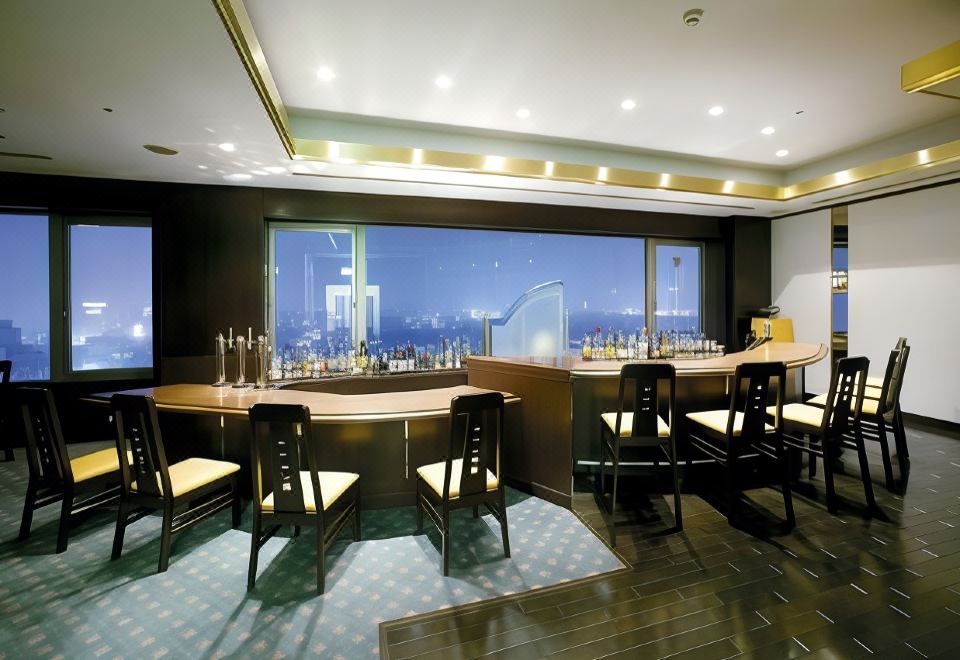 1. 호텔 뉴 오미..