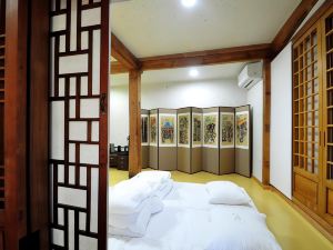 Gallery Jin Hanok Guesthouse