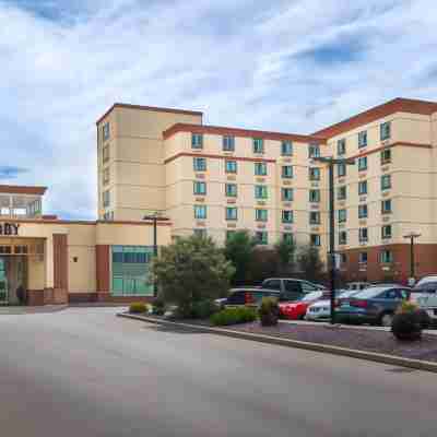 Deerfoot Inn and Casino Hotel Exterior