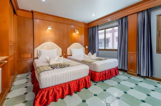Patong Social Hotel & Restaurant, Patong Beach Hotels near Bangla Road