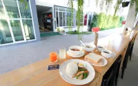 The Zell Budget Hotel Buriam Hotel di Huai Rat