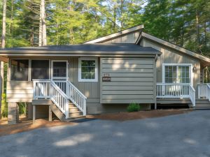 Kanuga Inn & Lodging