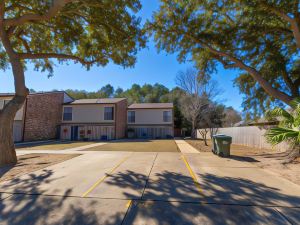 Spacious 3Br Pensacola Townhouse