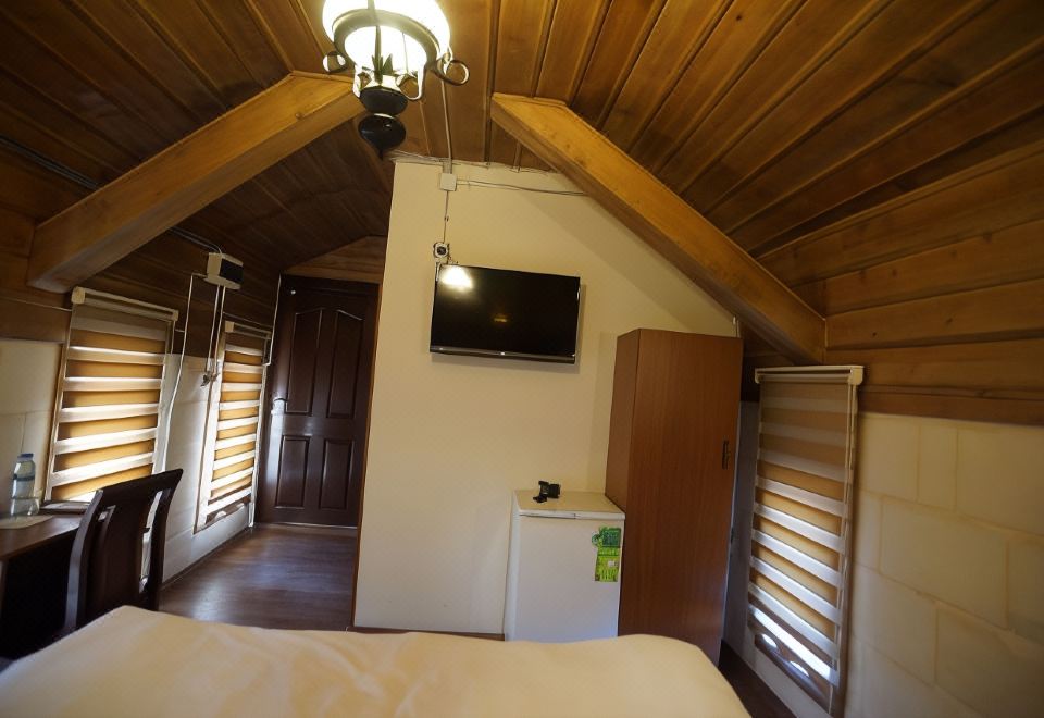Efe BEY Konagi - Housity