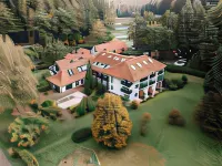 Landhotel Waldhaus Hotel dekat Schloss Laubach
