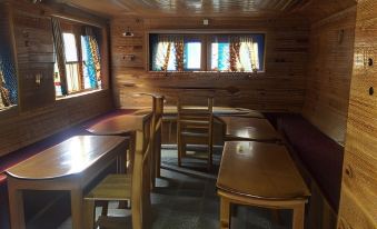 Tribeni Lodge Restaurant and Bar