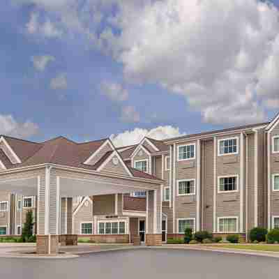 Microtel Inn & Suites by Wyndham Mansfield Hotel Exterior