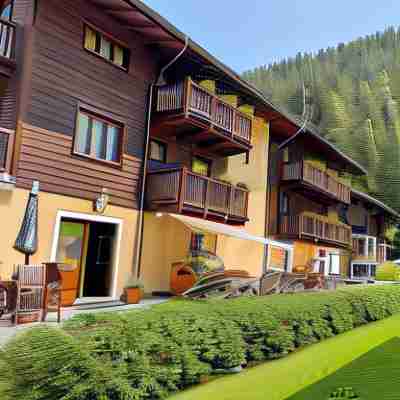 Hotel le Petit Abri Hotel Exterior