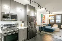 New San Juan 303 by AvantStay Modern Penthouse w Deck Overlooking Main Street