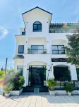 The Track Homestay - Near Bai Dai Beach