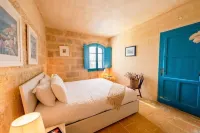 A Stunning Gozo Farmhouse with a Large Pool Hotels near it-Tempji tal-Ġgantija