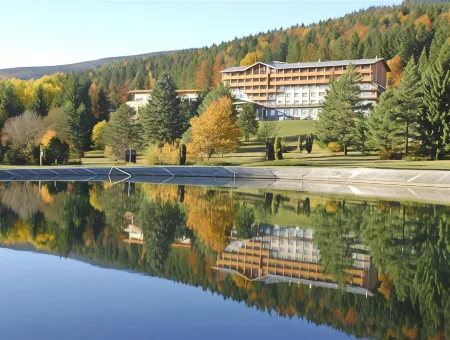 Hotel Partizán Отели в г. Чьерны Балог