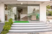 Hotel Skyland Hotels in Vikaswadi