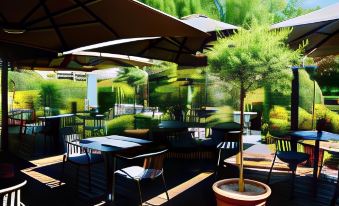 Logis Golfe Hotel