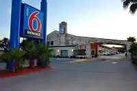 Motel 6 San Antonio, TX - Downtown - Market Square Hotels in San Antonio