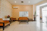 RedDoorz Plus @ Karebosi Area 2 Makassar Hotels in Bontoala