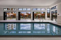 Naturally Pacific Resort - مسبح