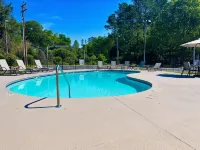 Comfort Inn & Suites Clemson - University Area - Pools