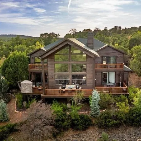 Beautiful 5 Bedroom 3500sf Cabin in Torreon Golf Community in Show Low