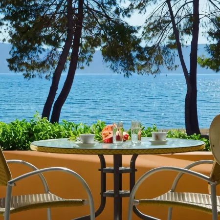 Makis Inn Resort