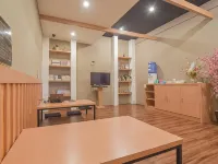 Tokyo Cubo Hotels in Cicendo
