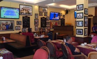 Robin's Nest Guesthouse & Restaurant