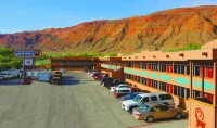 Big Horn Lodge - Motels