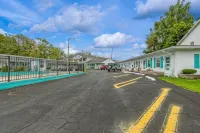 Riviera Motel Hotels in Erie