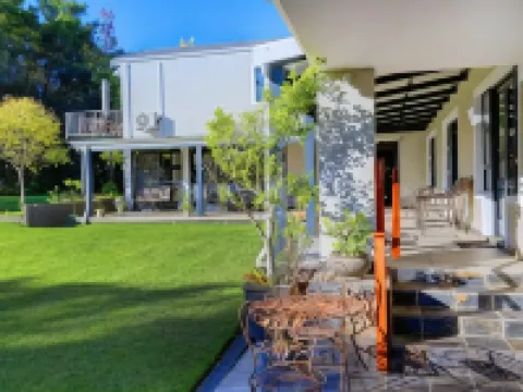 Burrough Place Hotels in George