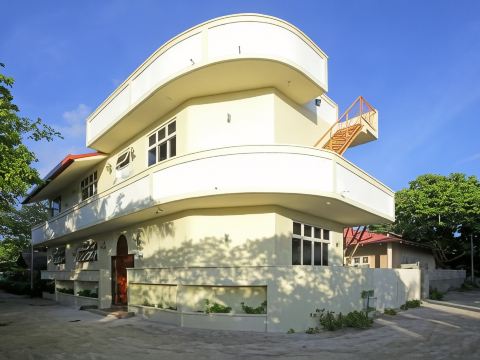 Hanifaru Transit Inn
