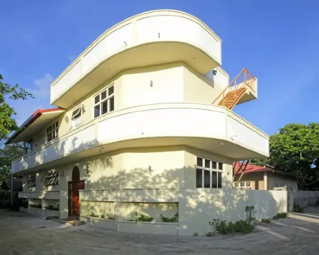 Hanifaru Transit Inn Hotels in Dharavandhoo Island