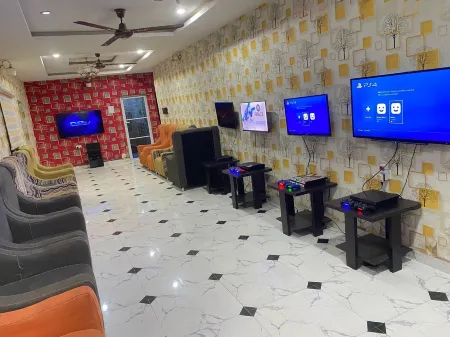 Divine Villa and Resorts Ltd Отели в г. Umu Ezeukwu