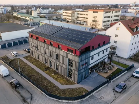 House of Records Отели рядом с достопримечательностью «Rheinmetall MAN Military Vehicles GmbH»