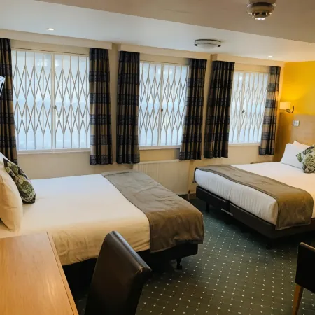 Regency Hotel Parkside Отели рядом с достопримечательностью «Коллекция Воллеса»