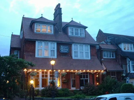 Tower House 1066 Отели рядом со станцией Bexhill