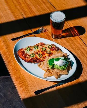 East Brunswick Hotel Отели рядом с достопримечательностью «СЕРС Коммьюнити Энвиронмент Парк»