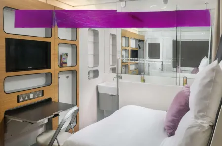 Yotelair Amsterdam Schiphol Transit Hotel Отели рядом с Аэропорт Схипхол